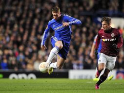 Fernando Torres, delantero del Chelsea, controla el balón durante el partido en Stamfor Bridge. AFP /