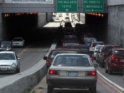 El experto en movilidad también hace énfasis en que los pasos a desnivel traen complicaciones para su entorno. ARCHIVO /