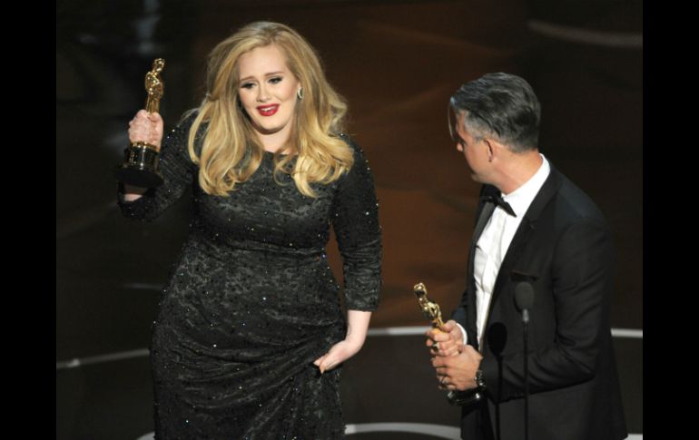 La británica ofreció su primera actuación en vivo luego de un año de retiro en el que fue madre. AP /