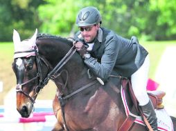 De altura. El jinete del CHMC, Patricio Pasquel,  sobre ''Carelles''. EL INFORMADOR /