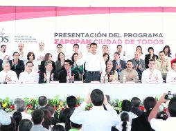 El programa presentado por el alcalde de Zapopan, Héctor Robles, atenderá los problemas de 29 colonias marginadas. EL INFORMADOR /