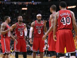 La quinteta de Miami sigue imparable y ya hila 12 triunfos en la temporada. AP /