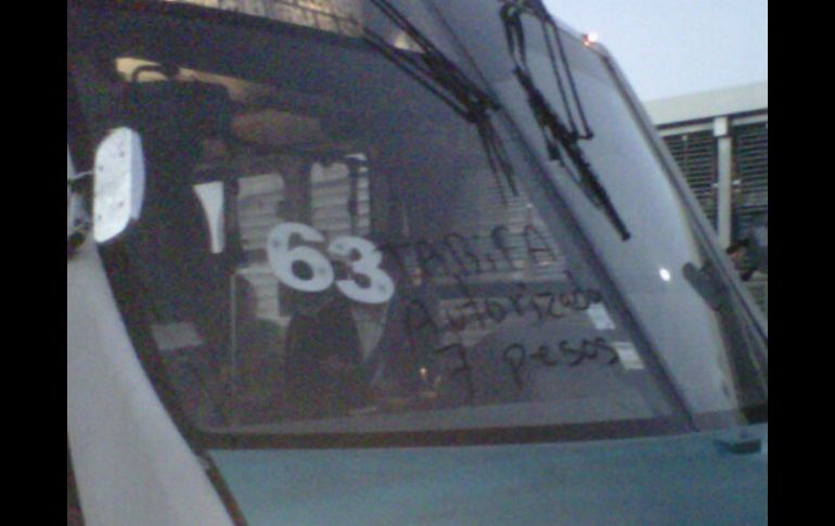 Se han detectado 'únicamente' camiones de la Alianza de Camioneros realizando el cobro de siete pesos.  /