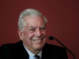 El autor conoció a Vargas Llosa durante una visita del premio Nobel a México. ARCHIVO /