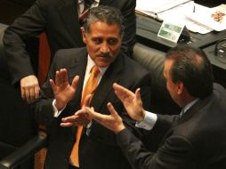 Zamora dijo que esta mañana aún se llevaron a cabo algunos trámites que no pudieron concluirse durante la madrugada. ARCHIVO /