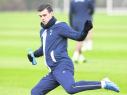 El galés Gareth Bale, del Tottenham de Londres quien brilla en la Premier, será blanco de los reflectores, hoy ante el Inter de Milán. EFE /