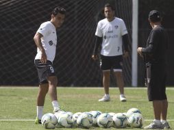 Omar Bravo se concentra en el trabajo con los Zorros del Atlas. MEXSPORT /