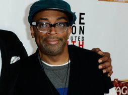 Lee invitó a los jóvenes a vivir su propio sueño. AFP /