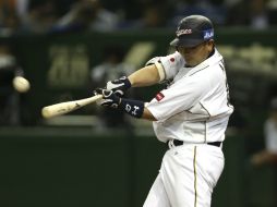 Shinnosuke Abe conecta dos jonrones y su equipo va directo al título. AP /