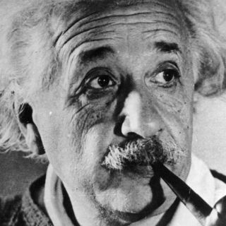 Supo Einstein revolucionar la percepción del mundo sobre el universo