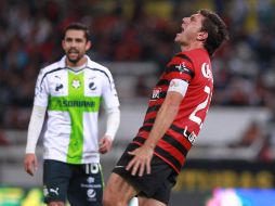 Leandro Cufré grita luego de caer el segundo gol de Santos en el partido.  /