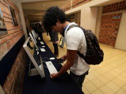 El sistema promovido por el consulado de Mc Allen es la universidad a distancia. ARCHIVO /