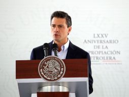 Peña Nieto recuerda las líneas de acción que orientarán la reforma energética. NTX /