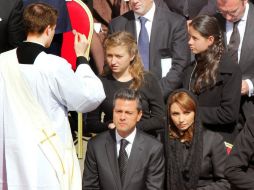 Peña Nieto participa en la ceremonia de inicio del ministerio petrino del nuevo obispo de Roma, Francisco, sin recibir la eucaristía. ESPECIAL /