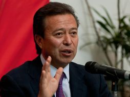 César Camacho Quiroz descarta que la competencia electoral en varios estados vaya a afectar al Pacto por México. ARCHIVO /