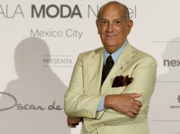 De la Renta, de 80 años, llegó a México para presentar algunos de sus  diseños en un desfile este viernes. AFP /