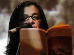 La poesía, según Flores Sánchez, tiene la obligación de cuestionarse y de ser crítica consigo mismo. ARCHIVO /