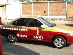 El banderazo del taxi libre será de 8.74 pesos y la tarifa de 1.07 pesos. ARCHIVO /