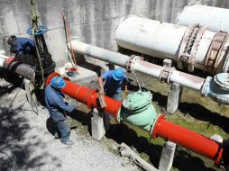 Trabajos de Mantenimiento en el Tanque Unidireccional del Acueducto Chapala-Guadalajara. ESPECIAL /