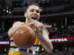 Evan Fournier consigue 19 puntos, su mejor anotación como profesional. AP /
