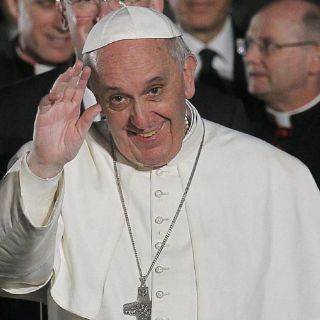 Papa Francisco se suma a muestra televisiva de Sábana Santa