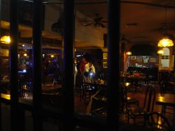 Fueron recolectados más de 50 casquillos del calibre .9 milímetros como evidencia de los dos ataques. EL INFORMADOR /