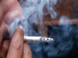 La adicción al cigarrillo puede combatirse por más tiempo del especificado en los productos, siempre bajo supervisión médica. ARCHIVO /
