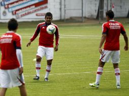 La escuadra dirigida por Benjamín Galindo realiza trabajo regenerativo en las instalaciones de Verde Valle. ARCHIVO /
