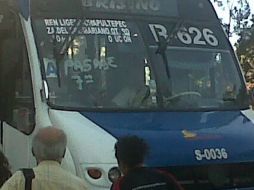 Algunos clientes del tranporte urbano rehúsan pagar siete pesos por el servicio.  /