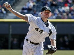 Jake Peavy tiene destacada actuación en el partido. AP /