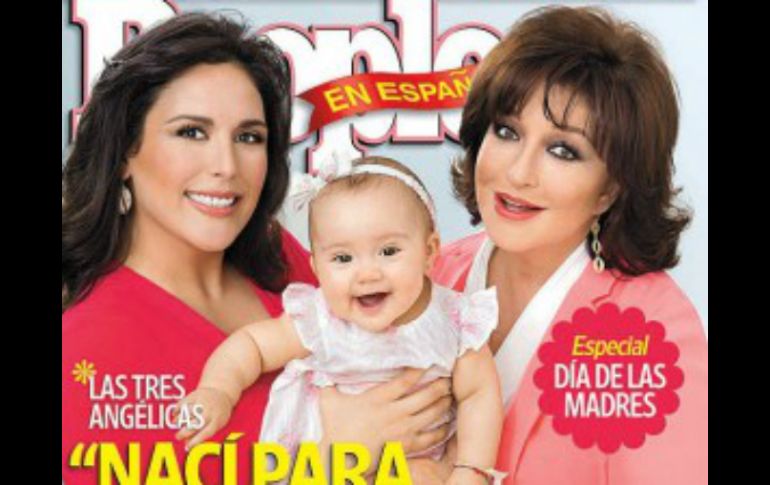 Portada de la revista del mes de mayo con las tres Angélicas. ESPECIAL /