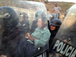 La Autopista del Sol fue desbloqueada por la acción de elementos de la Policía Federal, que replegaron a integrantes de la CETEG. NTX /