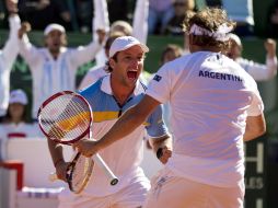 Horacio Zeballos y David Nalbandian celebran su triunfo. AP /