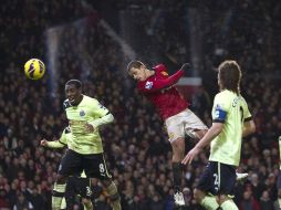 Javier Hernández espera ver acción en el duelo ante los Citizens. AP /