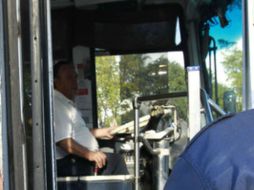 Los choferes  muestran disposición a participar en la restructuración del sector y rechazan realizar alguna movilización. ARCHIVO /