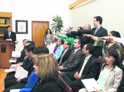 Nuevos funcionarios. Un total de 23 directores de área de la UdeG rindieron protesta ayer ante el rector Tonatiuh Bravo Padilla. EL INFORMADOR /