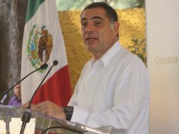 El gobernador de Oaxaca, Gabino Cué se reunirá con los coordinadores parlamentarios en la Junta de Coordinación Política. ARCHIVO /