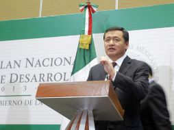 El secretario de Gobernación, Miguel Ángel Osorio Chong, felicitó al Congreso de Guerrero por no ceder a las presiones de los docentes EL INFORMADOR /
