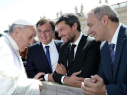El encuentro entre dirigentes y el Papa tuvo mucha emotividad. AFP /