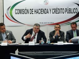 Carstens menciona que la paridad cambiaria sigue por arriba de los niveles previos a la crisis de 2009. NTX /