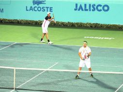 Con vida. Daniel Garza (primer plano) es el único mexicano que sigue en el torneo. EL INFORMADOR /