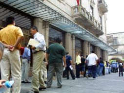 Se pretende que al final del sexenio de Aristóteles todos los trámites podrán pagarse por internet. ARCHIVO /