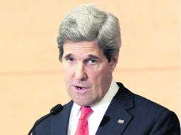 ohn Kerry está hoy en Beijing, donde pedirá a China interceder para que Norcorea deje de amenazar, y mañana irá a Japón. EFE /