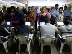 Está previsto que las mesas receptoras del voto permanezcan abiertas hasta las 18.00 horas tiempo local. AFP /