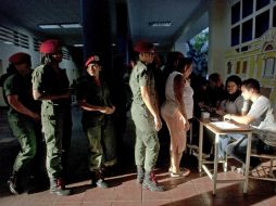 Los venezolanos ya están en las urnas. AFP /