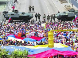 Miles de opositores salieron a las calles para protestar contra el nombramiento de Nicolás Maduro como presidente. AFP /