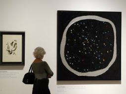 Una de las obras subastadas la elaboró el artista italiano Lucio Fontana. ARCHIVO /