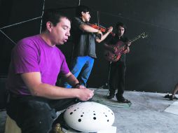 INTERVENCIÓN. Erandini Aparicio (izquierda) tocará el hikuri drum. EL INFORMADOR /