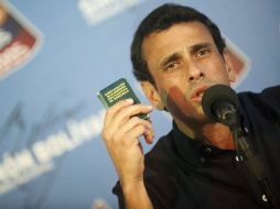 Henrique Capriles expresa su beneplácito por la apertura de 12 mil cajas de votación que serán auditadas. AFP /