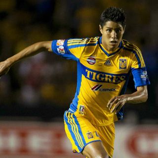 Hugo Ayala es operado del tobillo